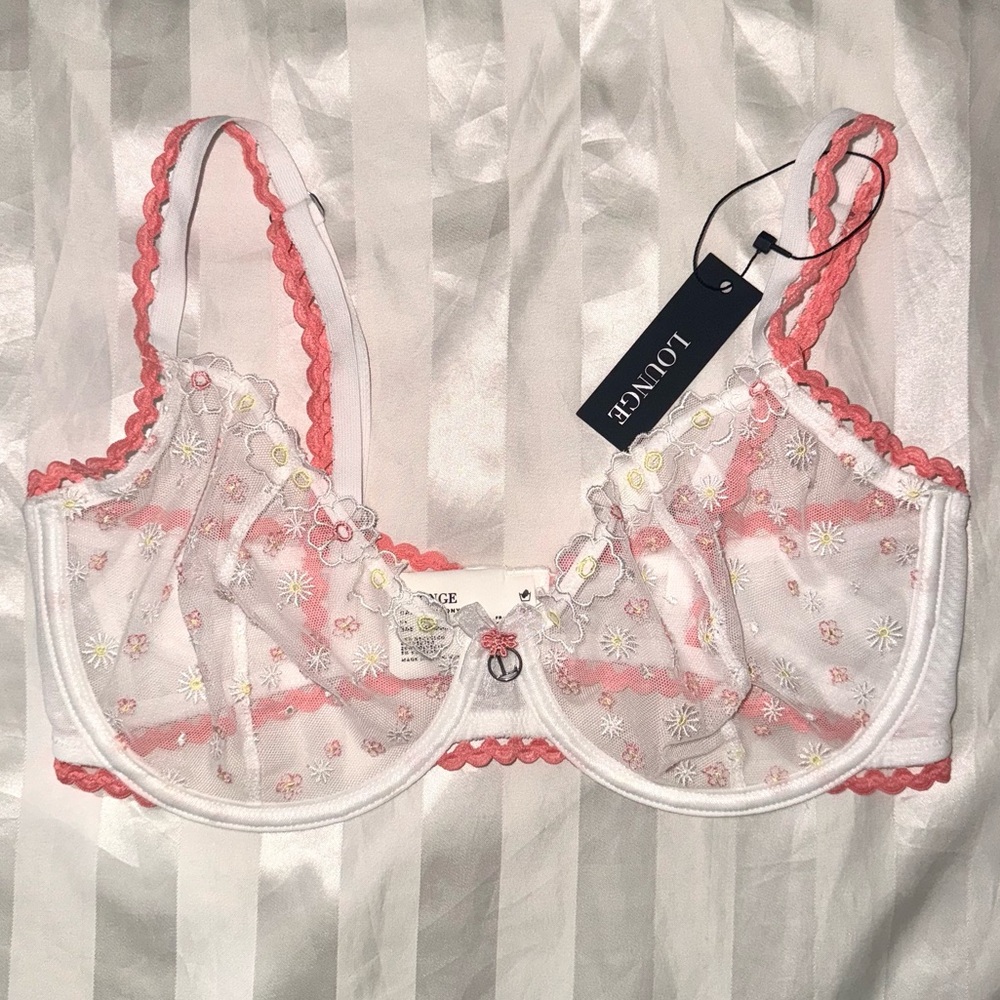Lounge Underwear Daisy embroidered balcony bra